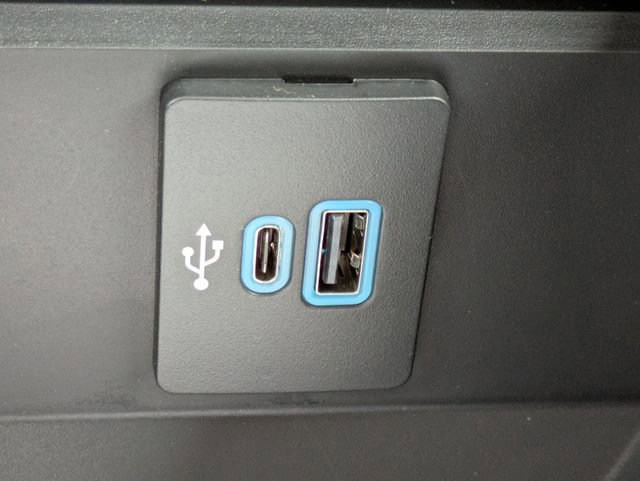 New 2026 Ford F250 Lariat w/ Black Appearance Package image 22