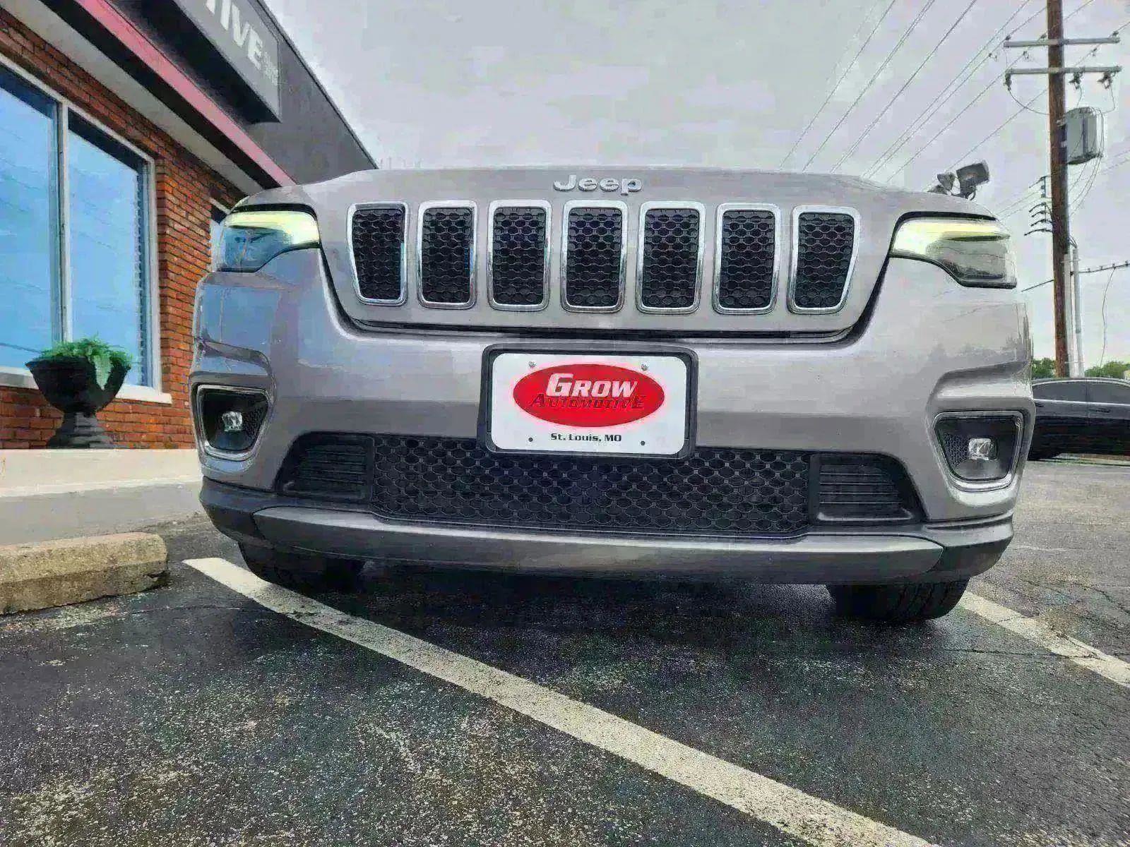 Used 2019 Jeep Cherokee Limited image 19
