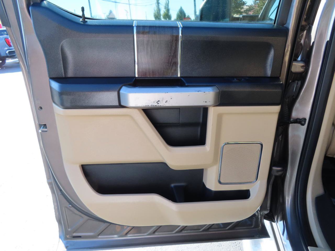 Used 2020 Ford F350 Lariat w/ Lariat Ultimate Package AWD/4WD image 41