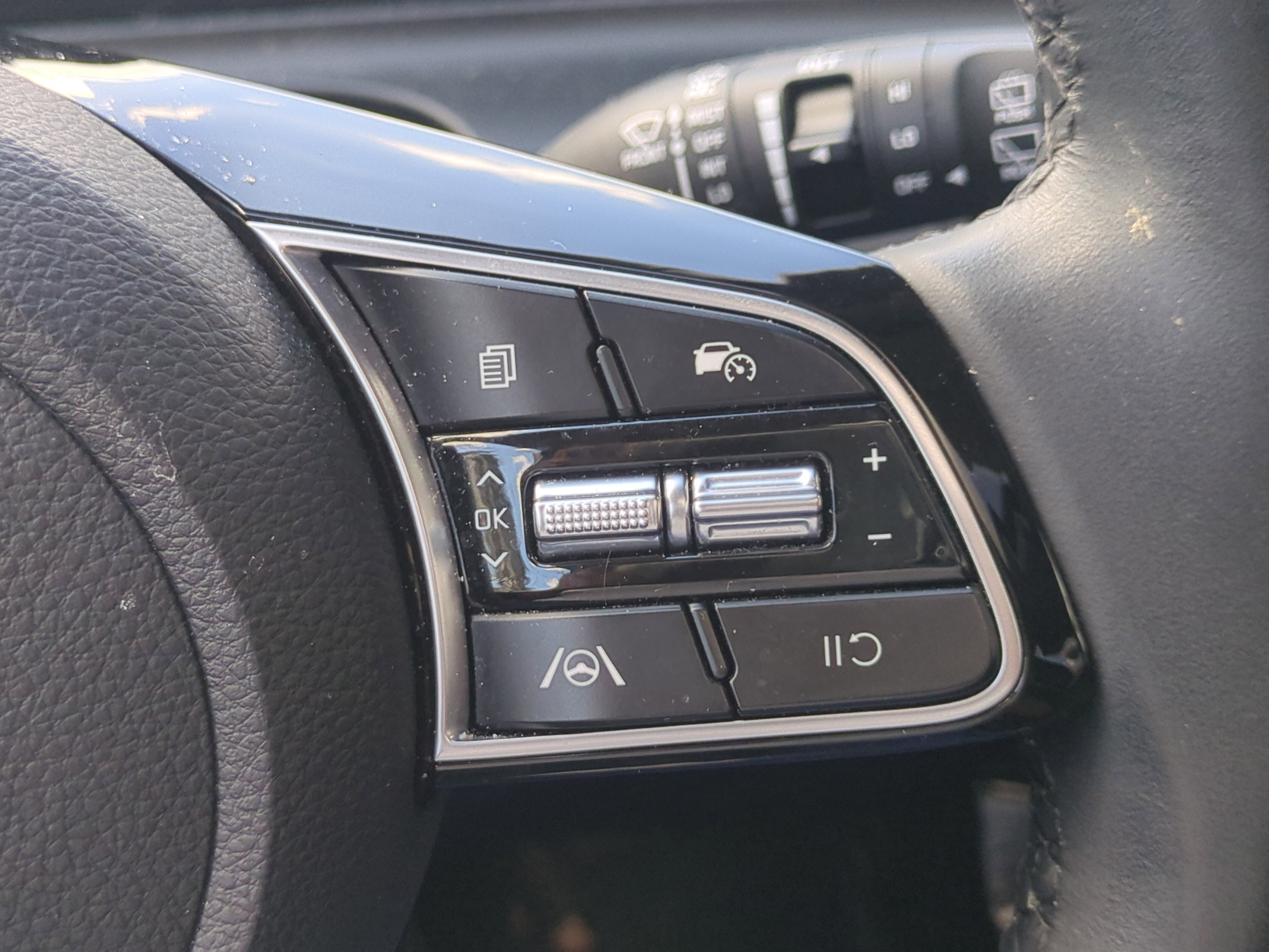 Used 2024 Kia Seltos EX image 27