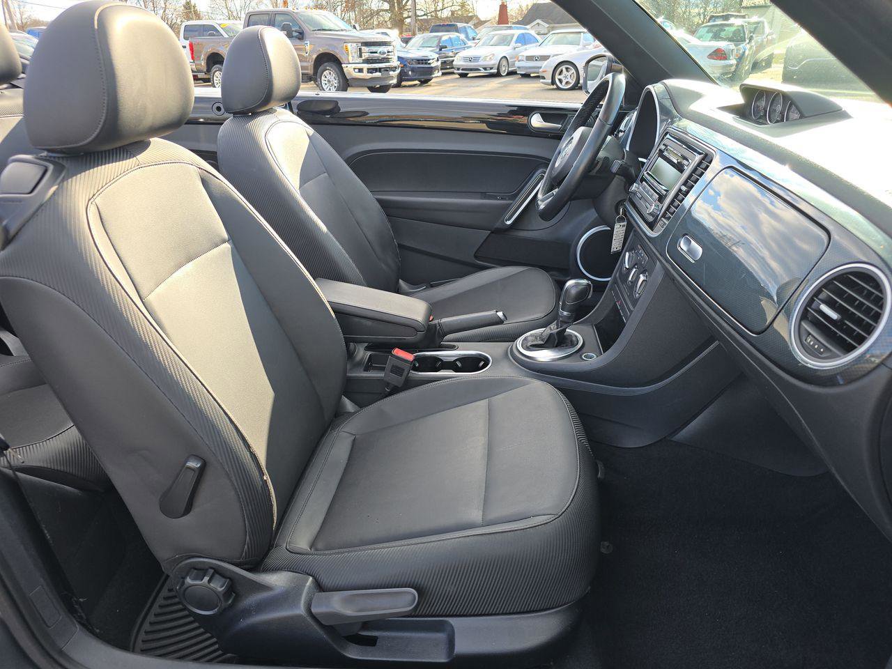 Used 2014 Volkswagen Beetle R-Line image 7