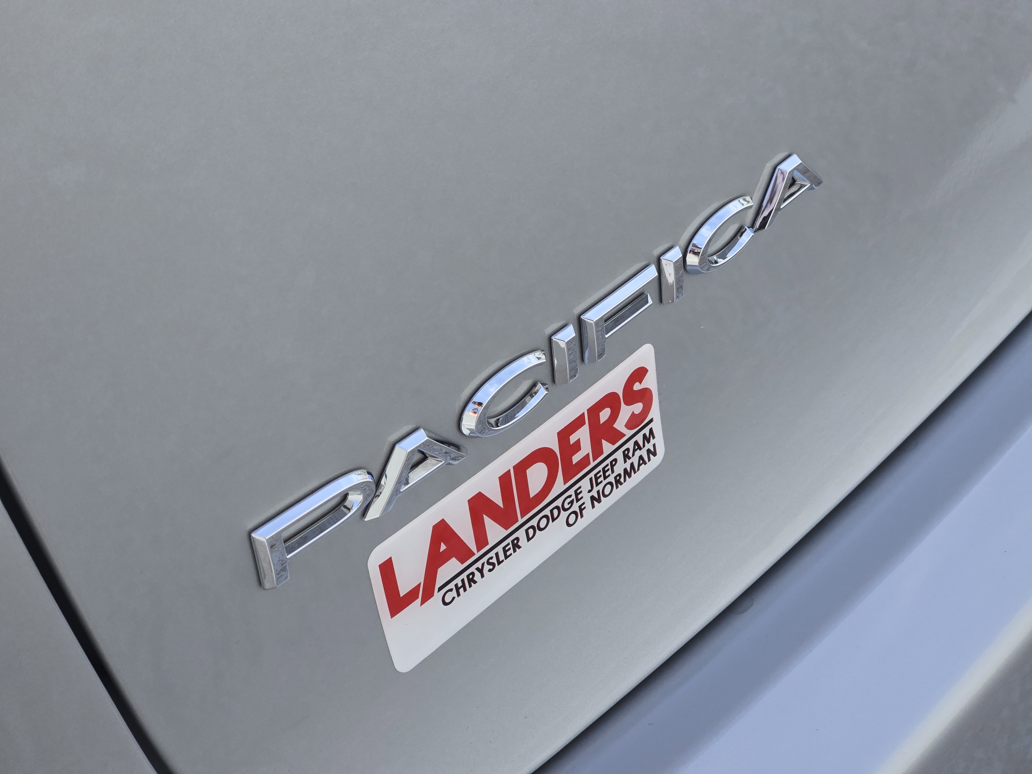 New 2026 Chrysler Pacifica Select image 8