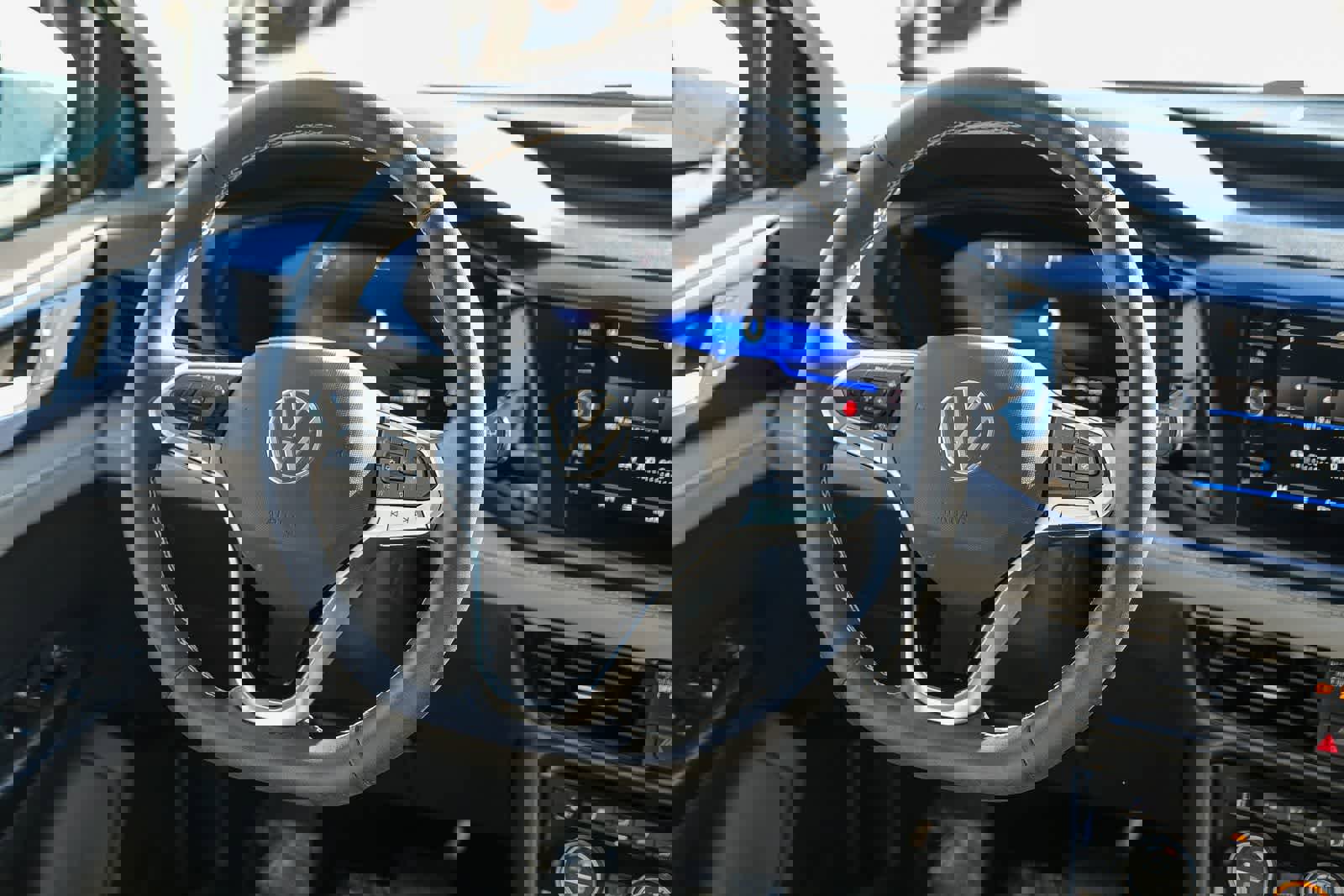 Used 2024 Volkswagen Taos SE image 14