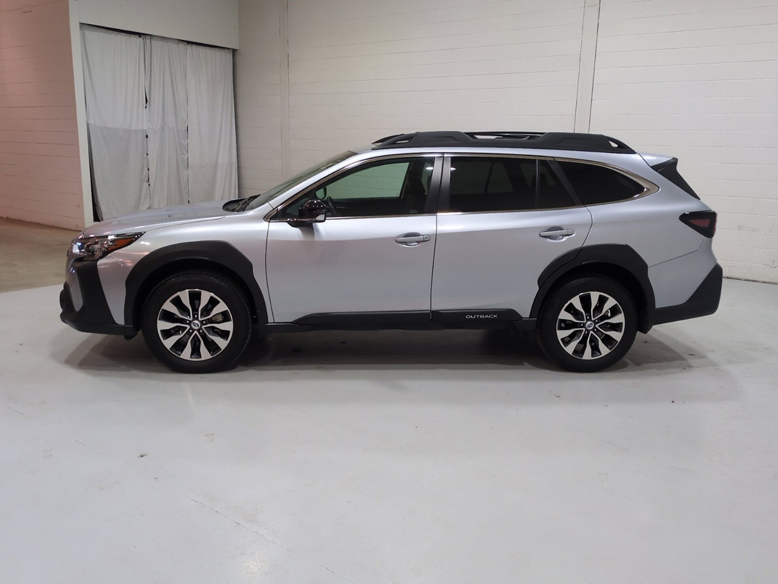 Certified 2025 Subaru Outback Limited XT w/ Popular Package #2 AWD/4WD image 6