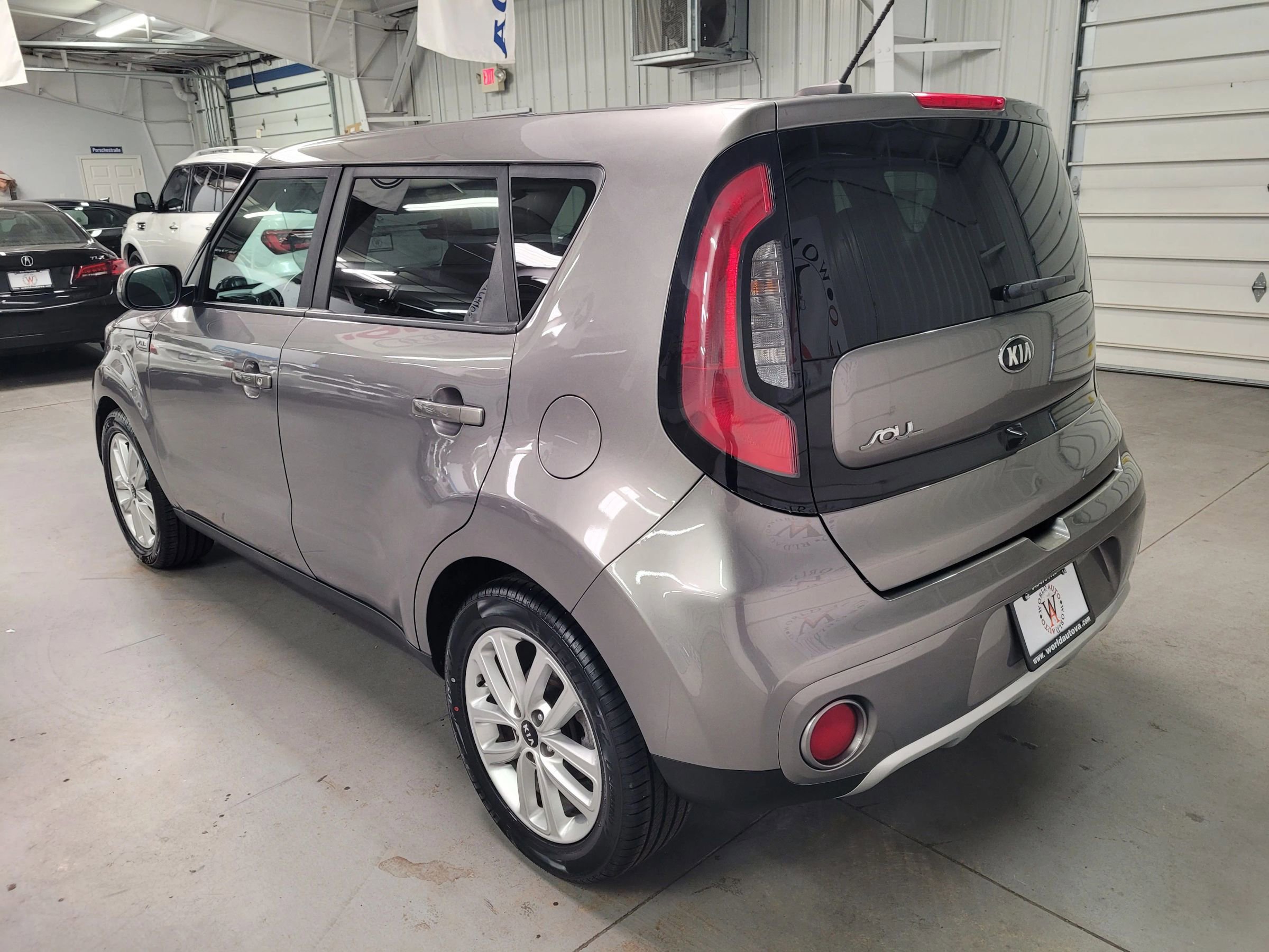 Used 2018 Kia Soul + image 5