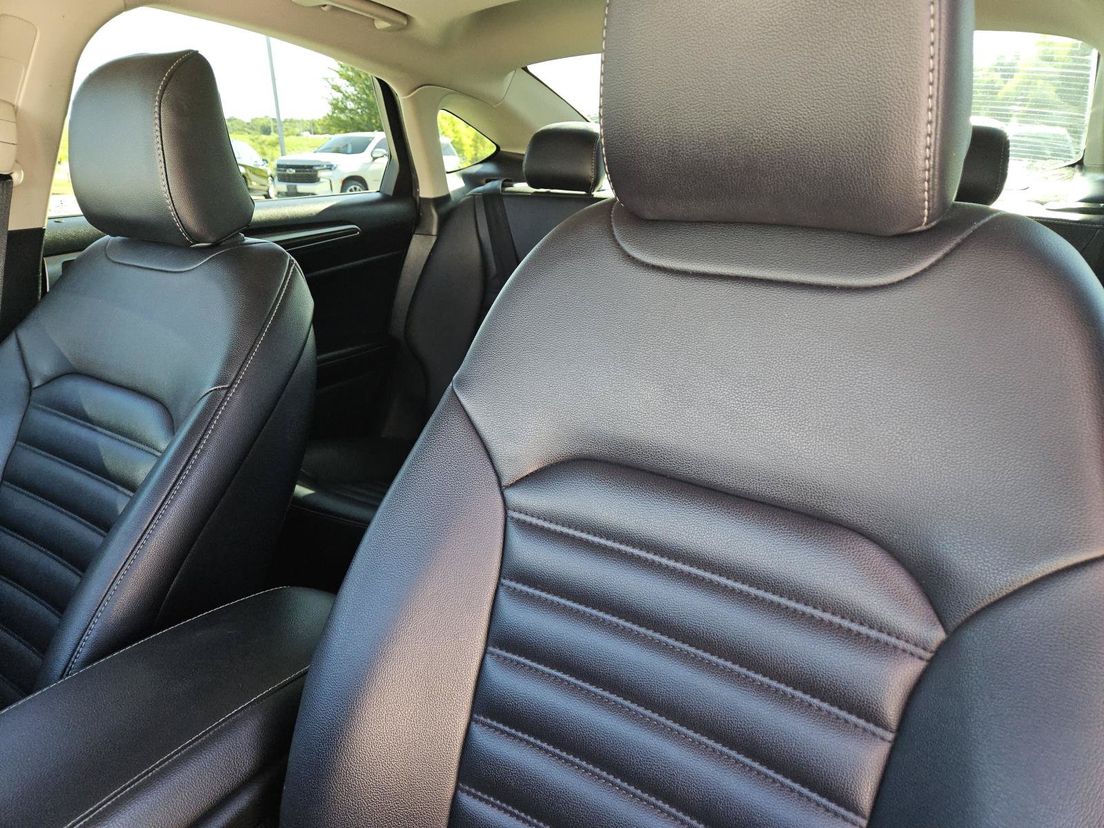 Used 2020 Ford Fusion SEL FWD image 25