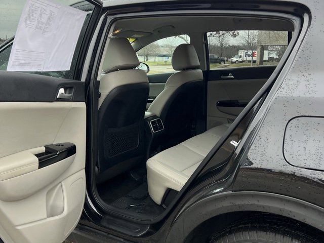 Used 2020 Kia Sportage EX image 29
