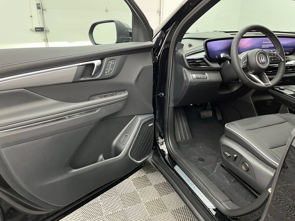 New 2025 Buick Enclave Preferred w/ Power Package image 17
