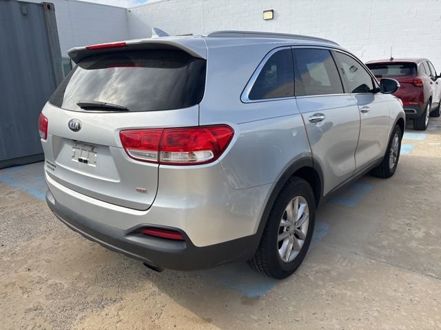Used 2016 Kia Sorento FWD image 4
