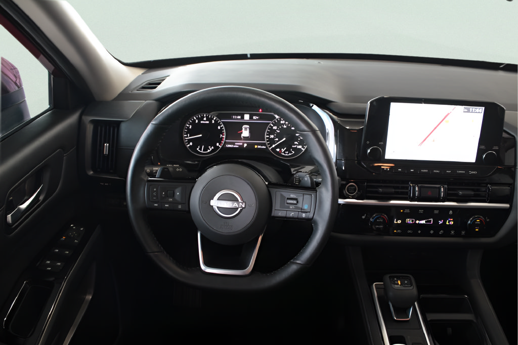 Used 2024 Nissan Pathfinder SL FWD image 25
