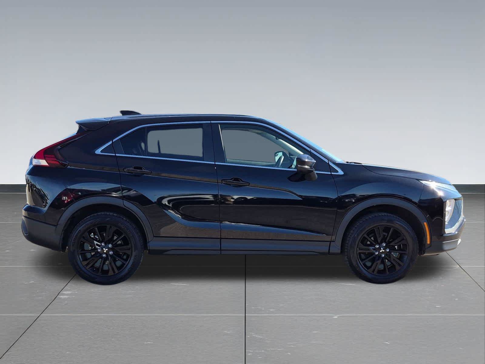 Used 2023 Mitsubishi Eclipse Cross LE AWD/4WD image 7