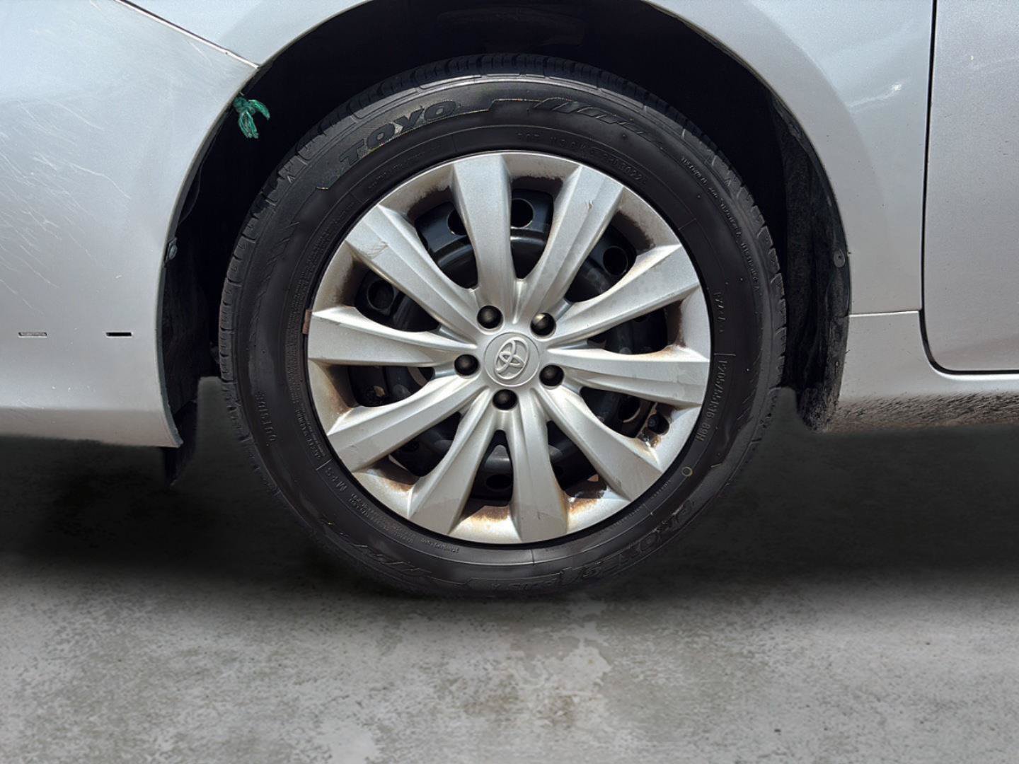 Used 2012 Toyota Corolla LE FWD image 21