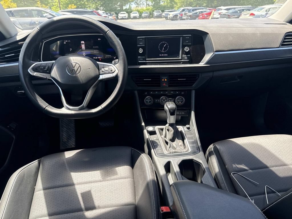 Used 2023 Volkswagen Jetta SE FWD image 14