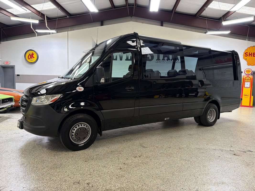 Used 2019 Mercedes-Benz Sprinter 170 Cargo image 1