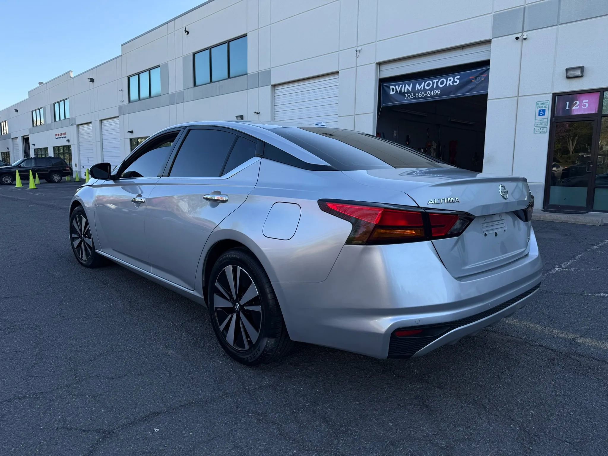 Used 2021 Nissan Altima 2.5 SV FWD image 8