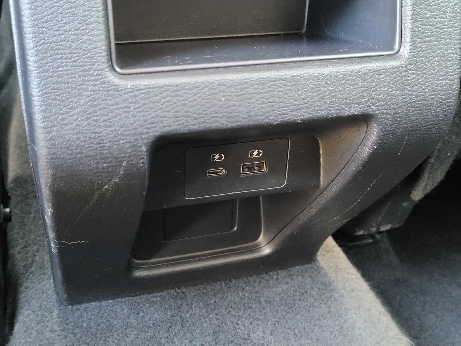 Used 2024 Mitsubishi Outlander SE image 12