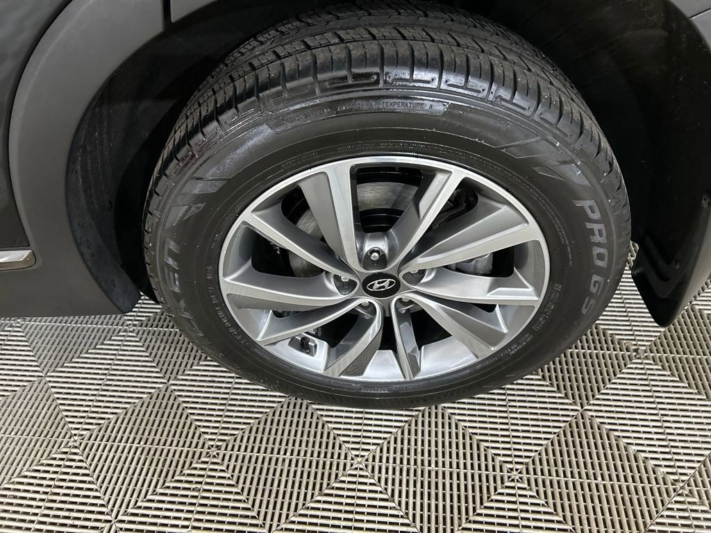 Used 2020 Hyundai Santa Fe Limited image 10