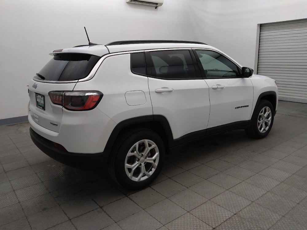 Used 2024 Jeep Compass Latitude AWD/4WD image 10