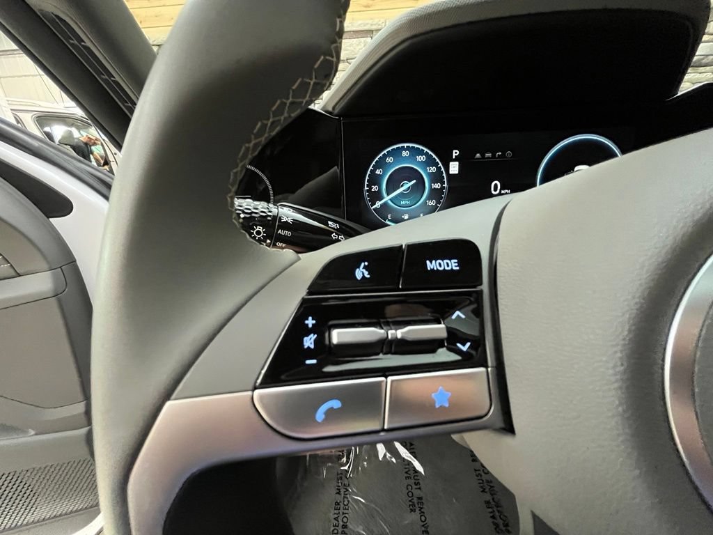 Used 2025 Hyundai Elantra SEL FWD image 38