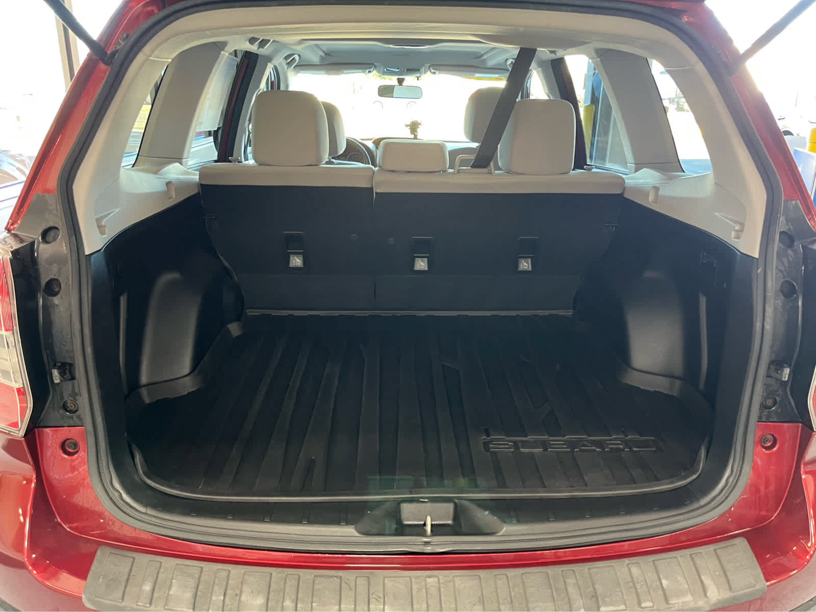 Used 2015 Subaru Forester 2.5i Premium w/ All-Weather Package AWD/4WD image 9