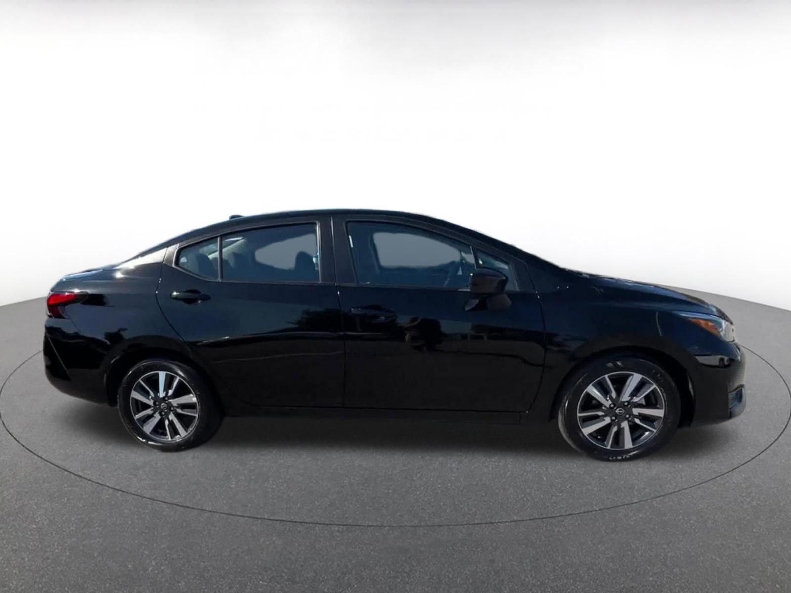 Used 2025 Nissan Versa SV FWD image 16
