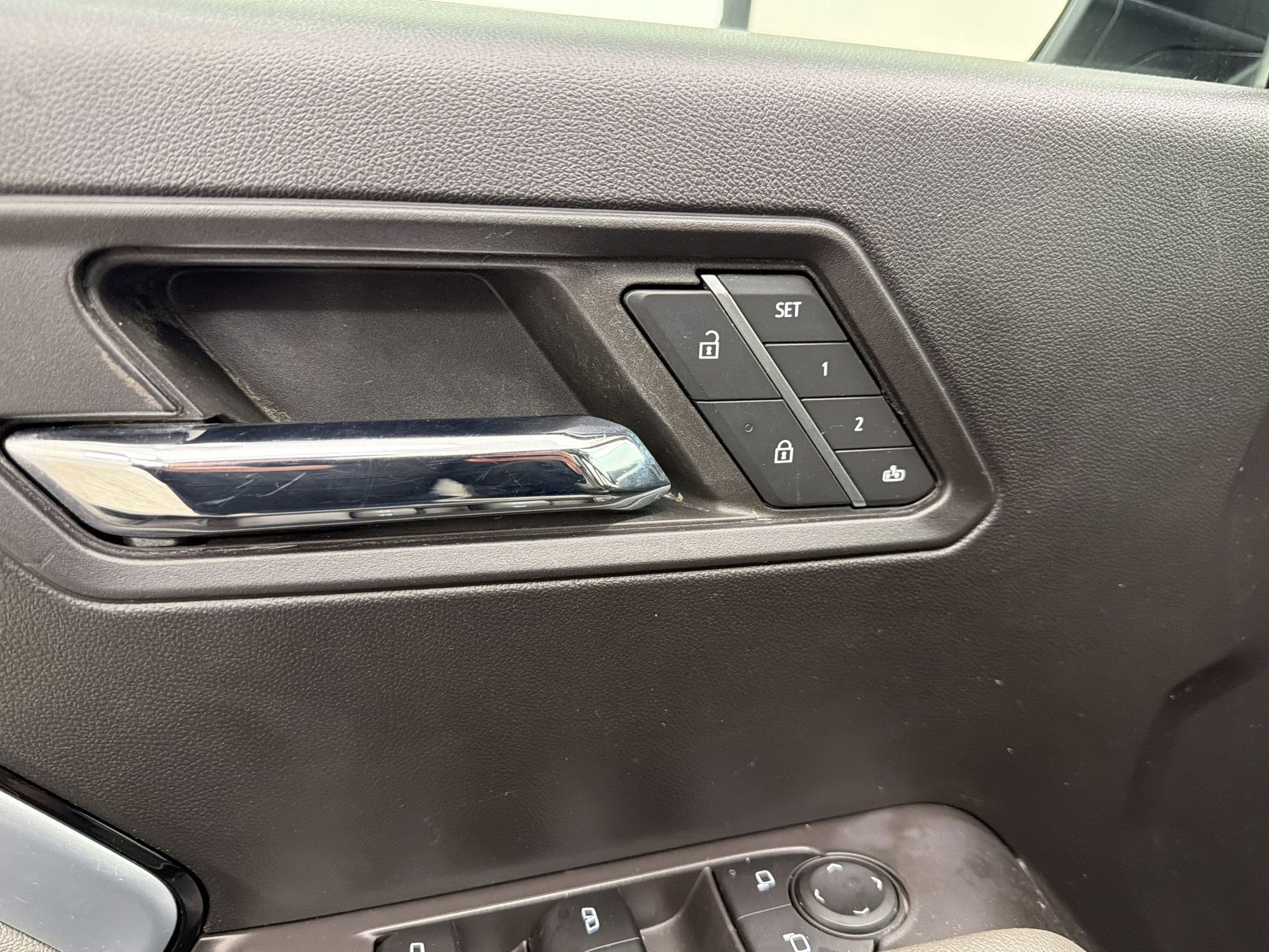 Used 2023 Chevrolet Colorado ZR2 w/ ZR2 Convenience Package III image 27