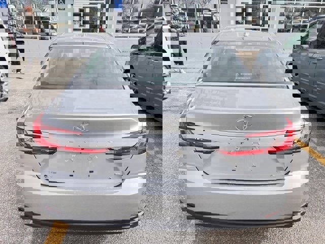 Used 2025 Toyota Camry LE image 4