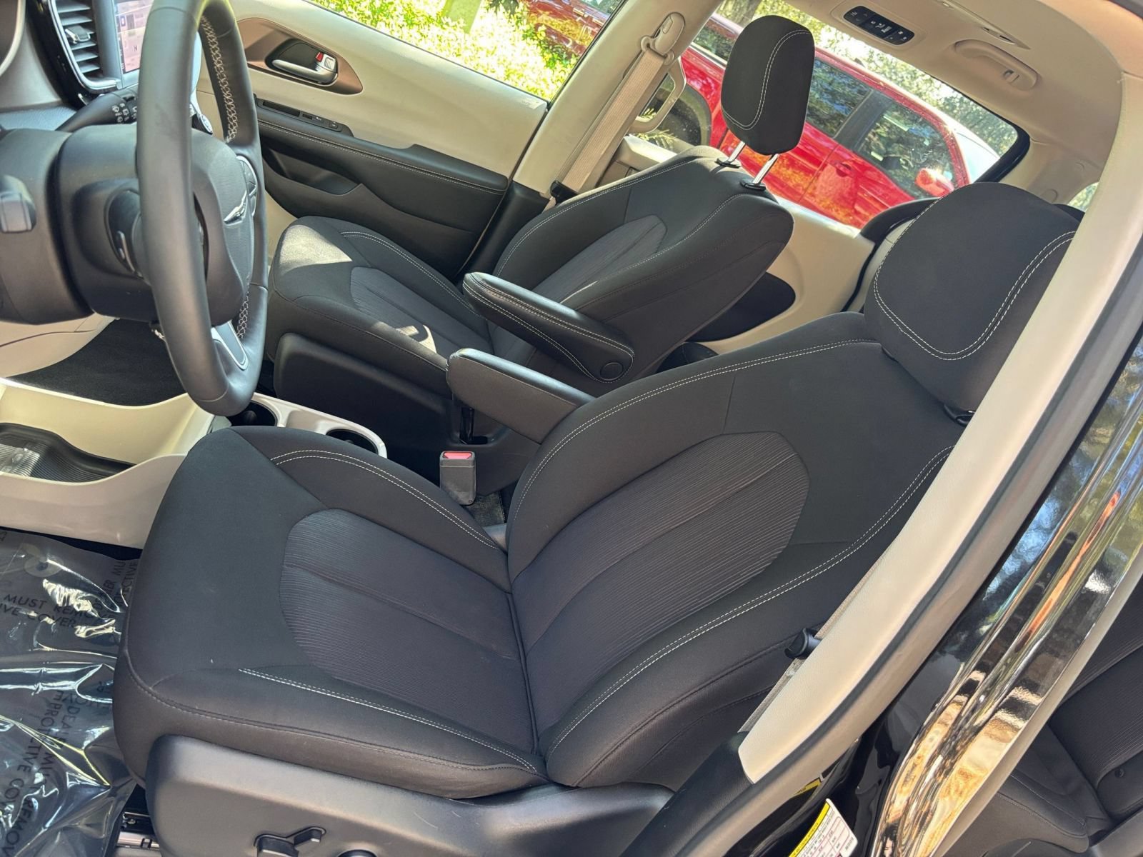 Used 2024 Chrysler Voyager LX FWD image 38