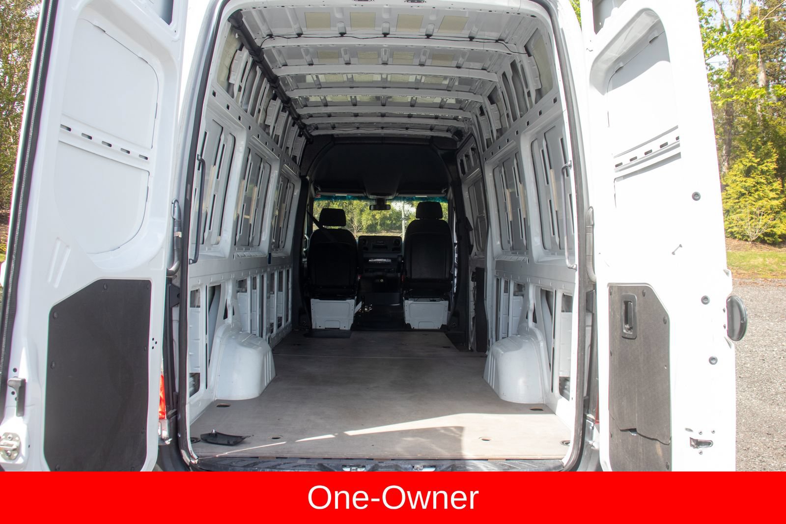 Used 2021 Mercedes-Benz Sprinter 2500 w/ Driver Convenience Package image 14