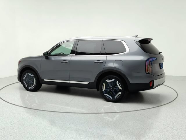 Certified 2024 Kia Telluride EX w/ EX Captain's Chair Package AWD/4WD image 3