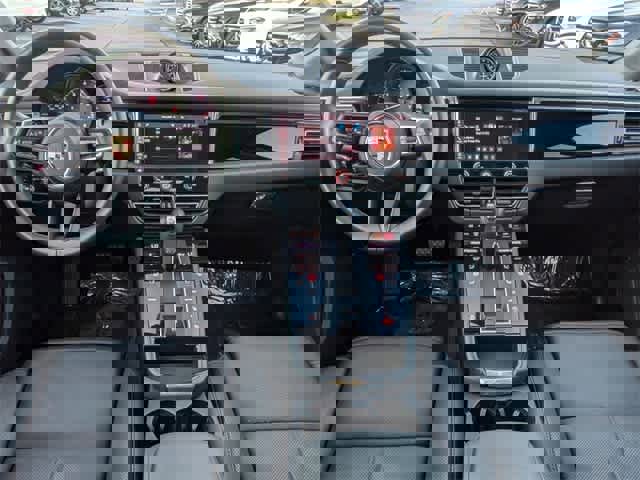 Used 2024 Porsche Macan image 16