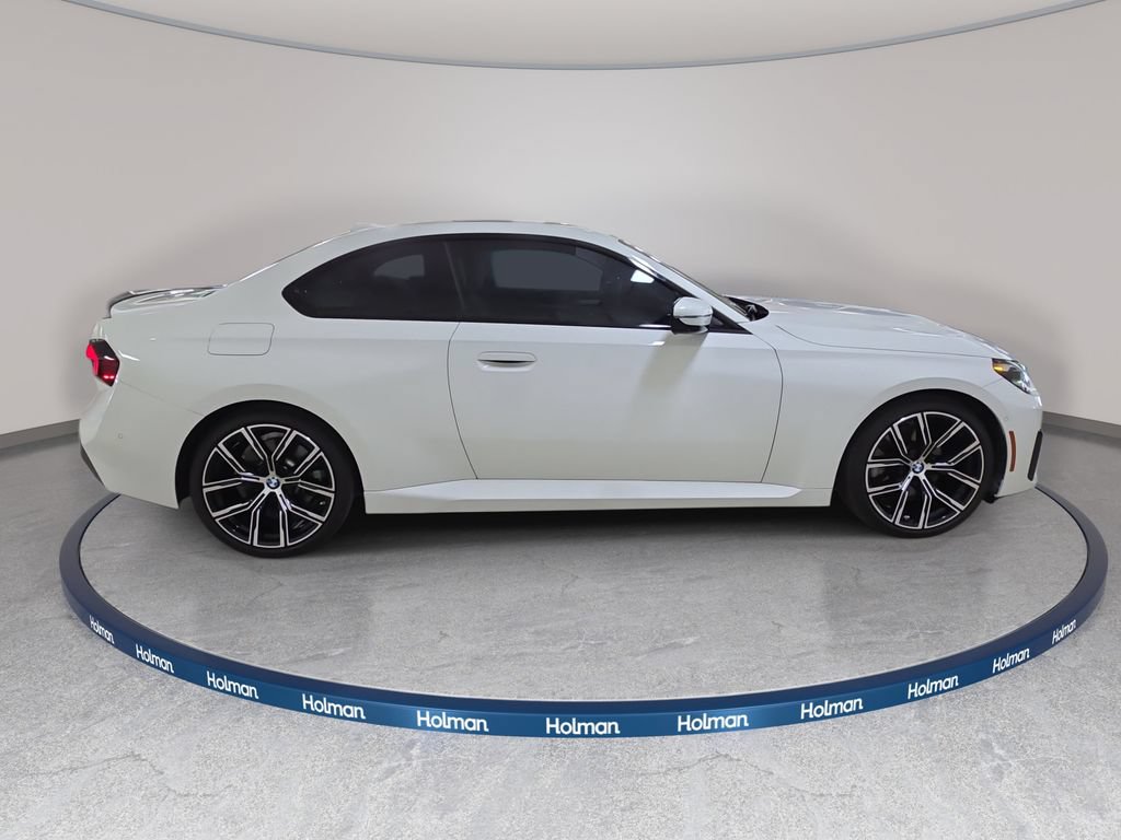 Used 2023 BMW 230i Coupe w/ Convenience Package RWD image 4