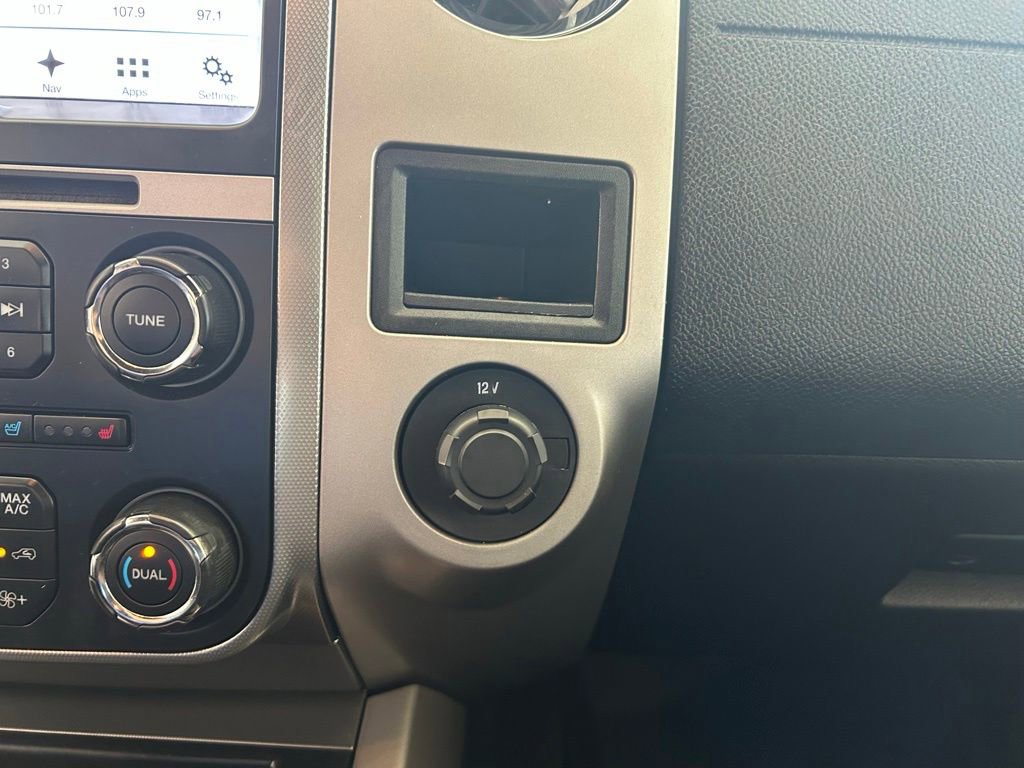 Used 2017 Ford Expedition XLT w/ Equipment Group 202A RWD image 41