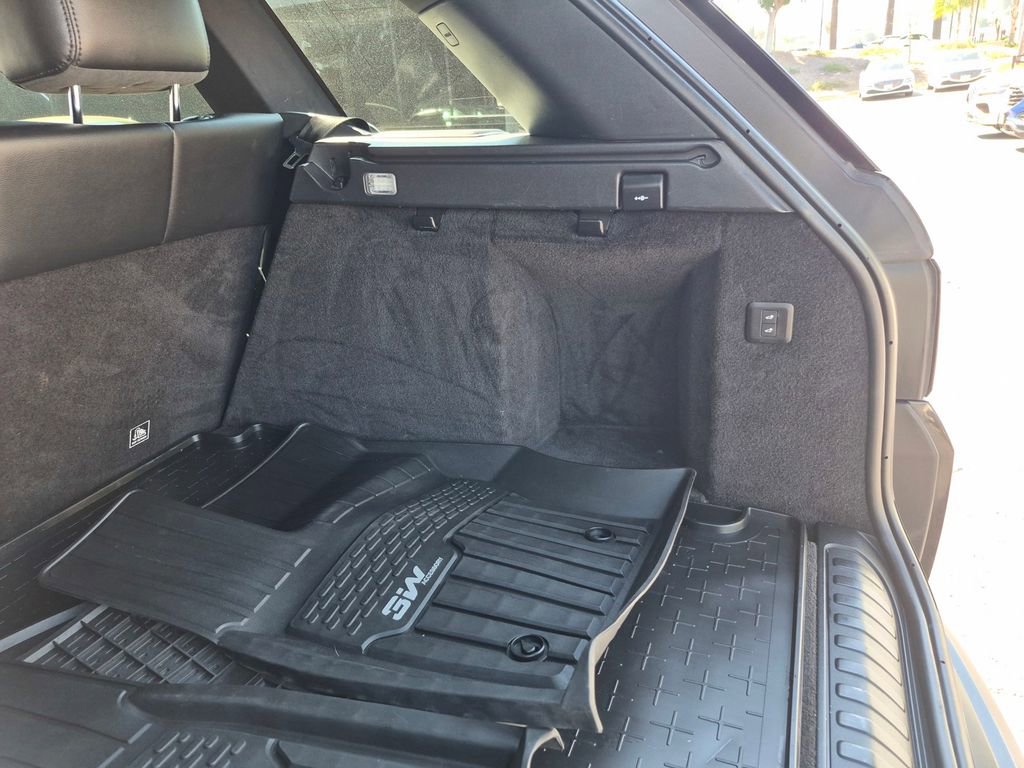 Used 2021 Land Rover Range Rover Sport SE image 32