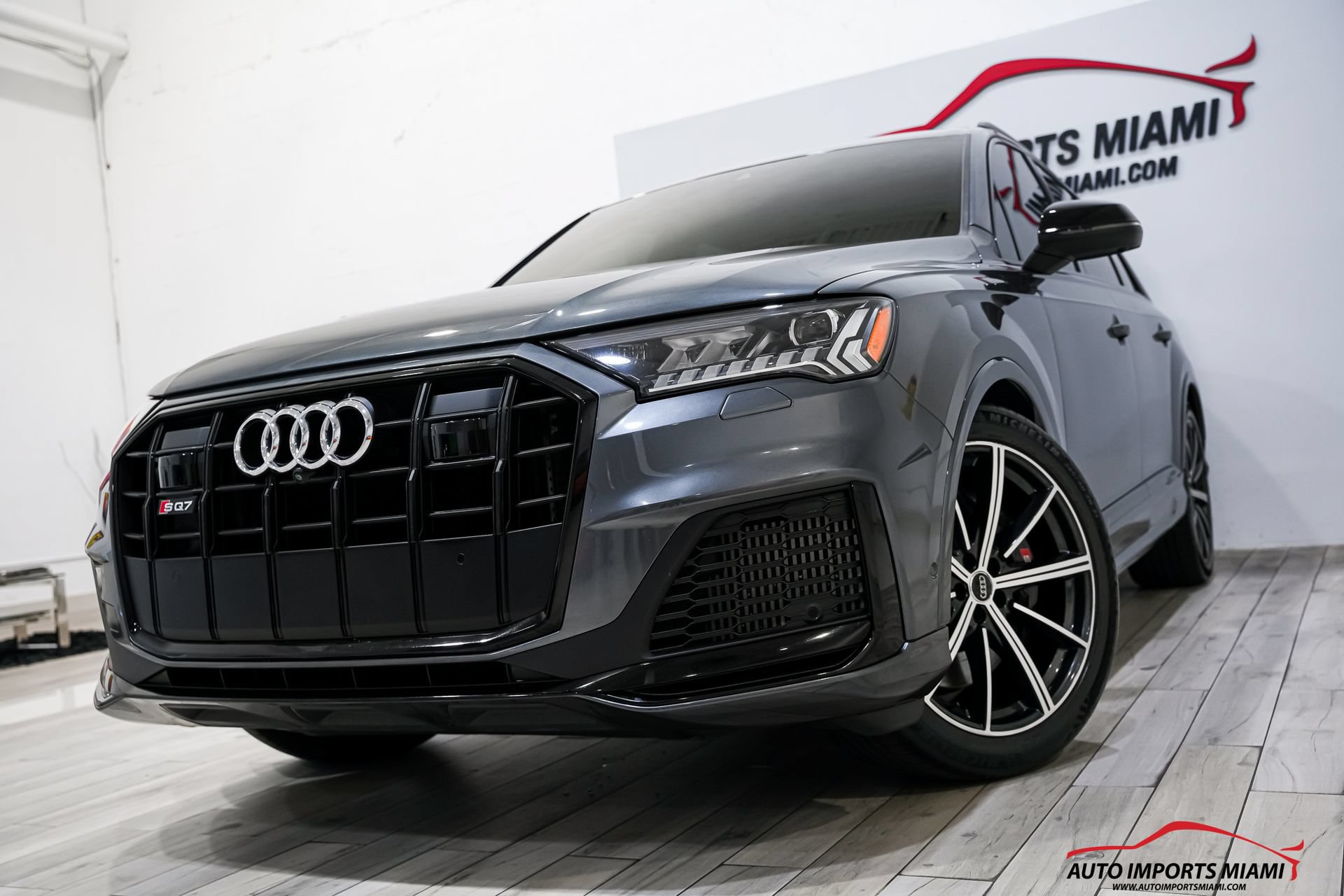 Used 2021 Audi SQ7 Premium Plus w/ Driver Assistance Package AWD/4WD image 2