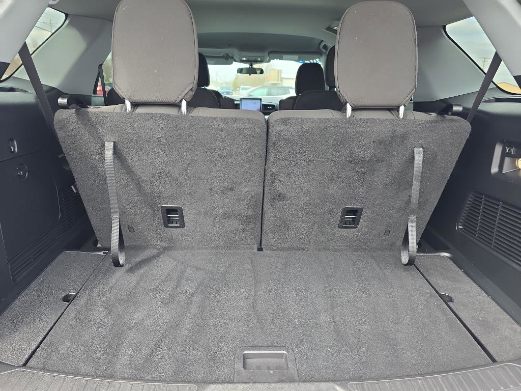 Used 2024 Ford Explorer XLT image 10