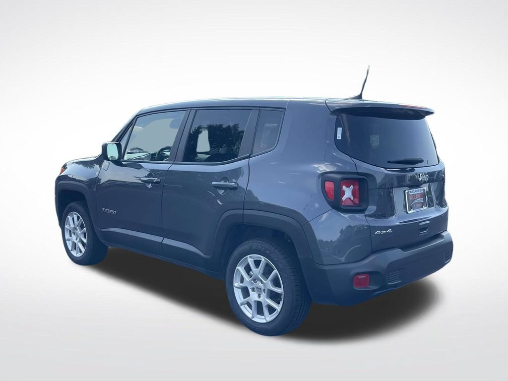 Used 2023 Jeep Renegade Latitude AWD/4WD image 4