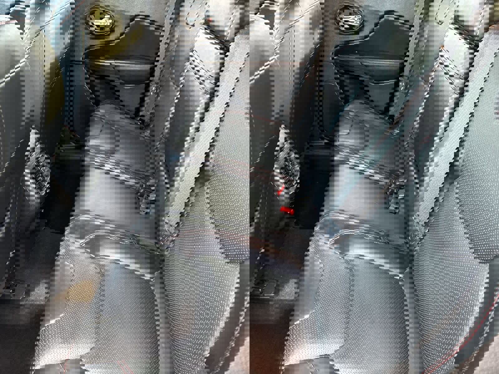 Used 2016 Jeep Cherokee Trailhawk w/ Comfort/Convenience Group image 14