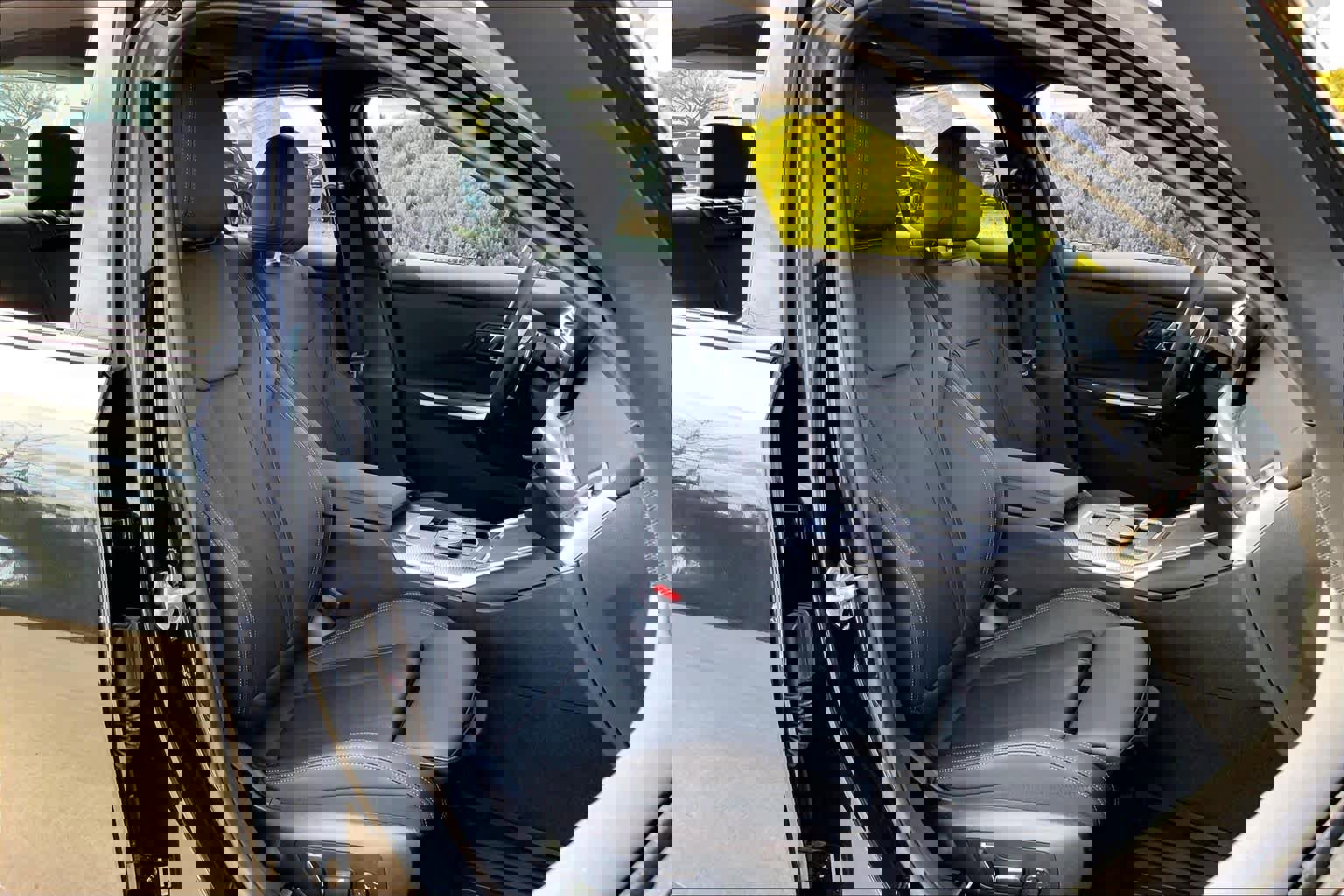 Used 2025 BMW M340i xDrive w/ Premium Package image 10