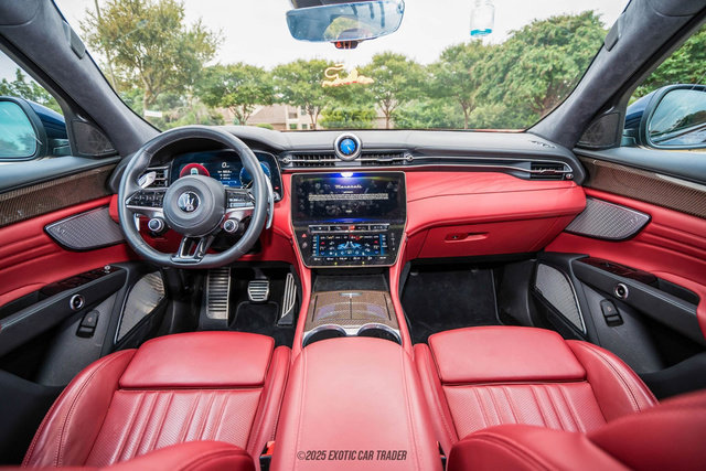 Used 2023 Maserati Grecale Modena image 31