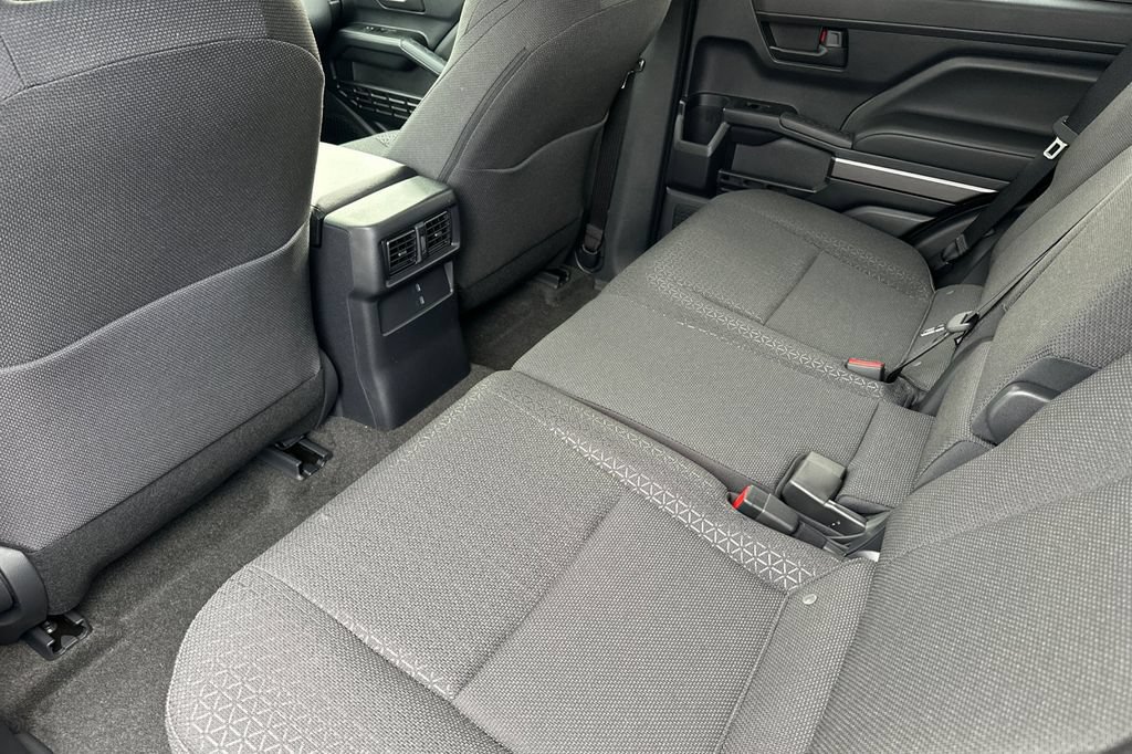 New 2026 Toyota 4Runner SR5 AWD/4WD image 9