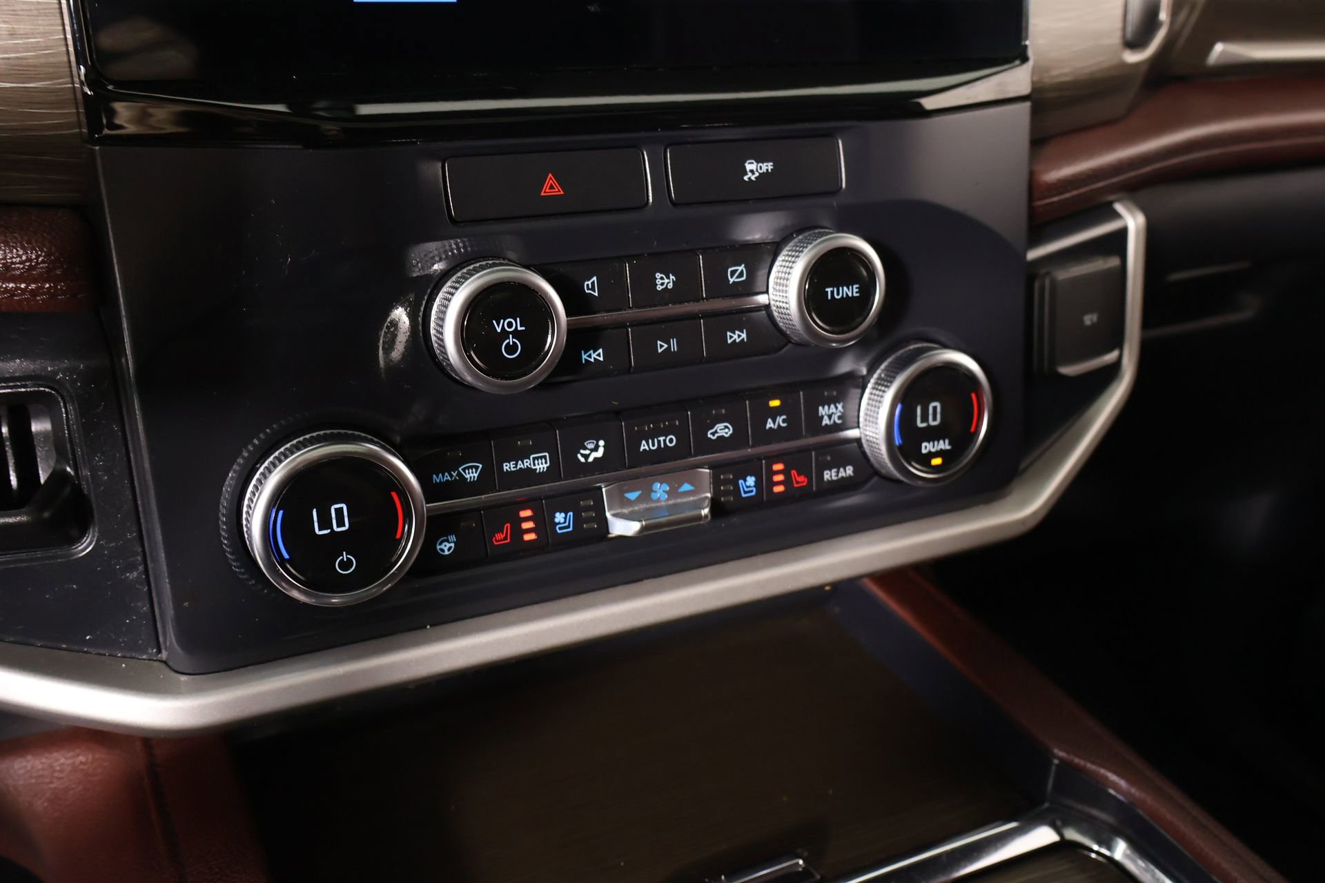 Used 2022 Ford Expedition Limited AWD/4WD image 8