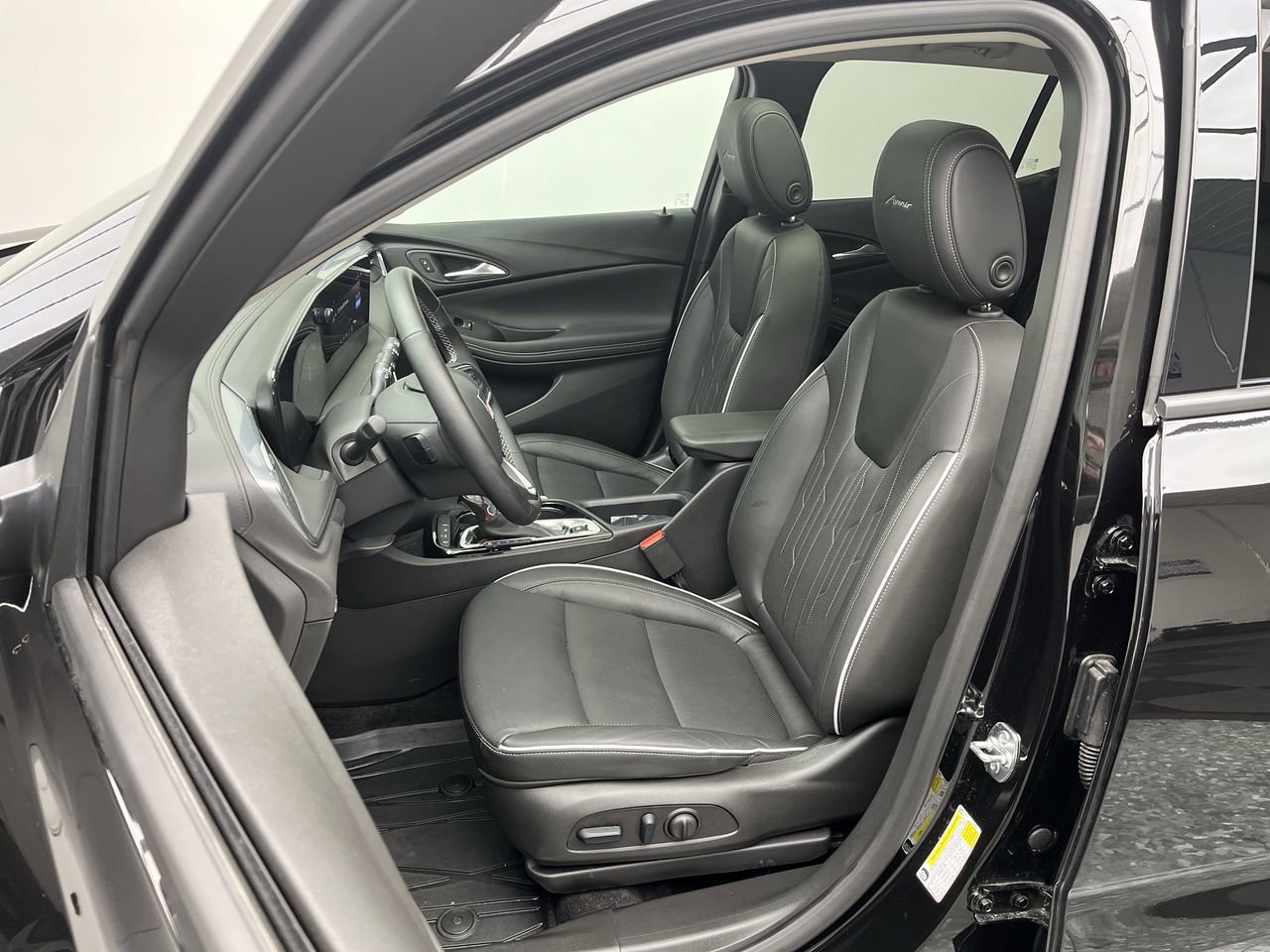 New 2026 Buick Encore GX Avenir w/ Avenir Technology Package AWD/4WD image 10