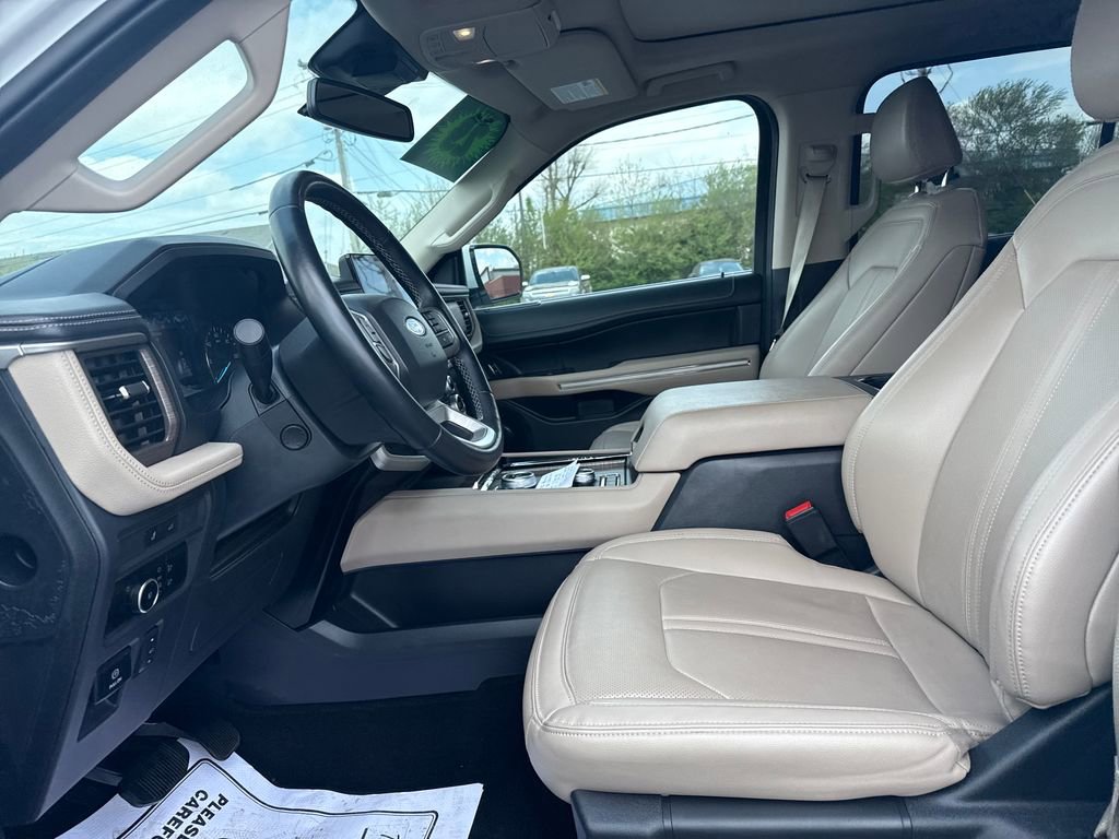 Used 2024 Ford Expedition Limited image 11