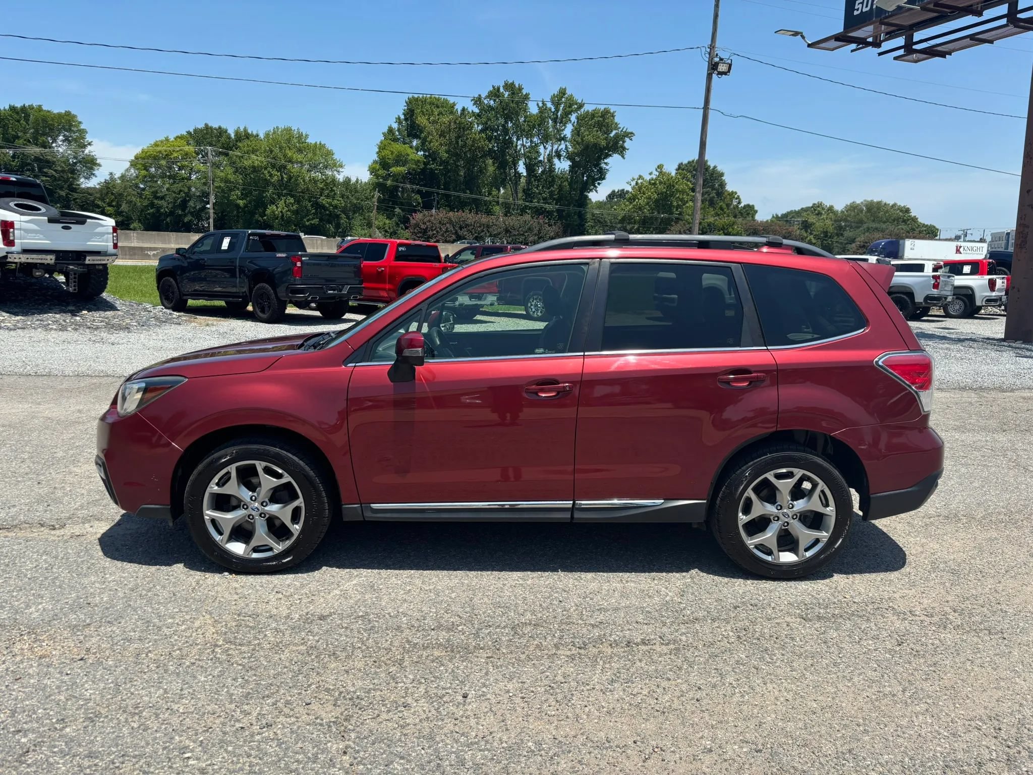 Used 2017 Subaru Forester 2.5i Touring w/ Popular Package #2 AWD/4WD image 2