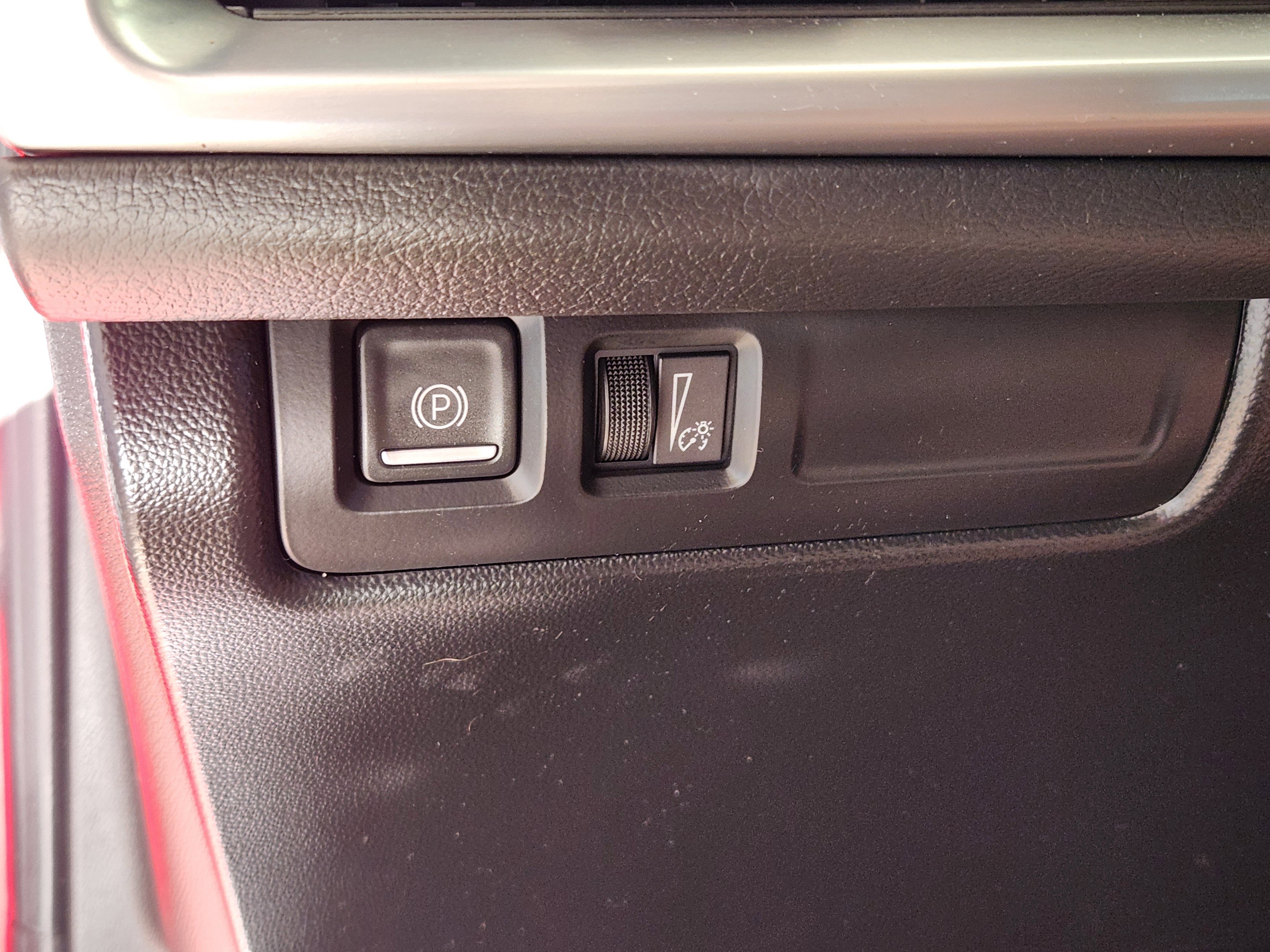 Certified 2024 Cadillac XT4 Premium Luxury AWD/4WD image 22