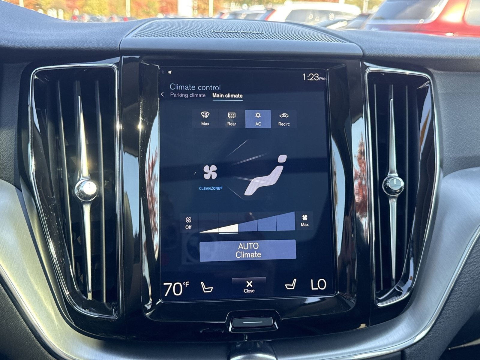 Used 2019 Volvo XC60 T5 Momentum w/ Protection Package Premier FWD image 29