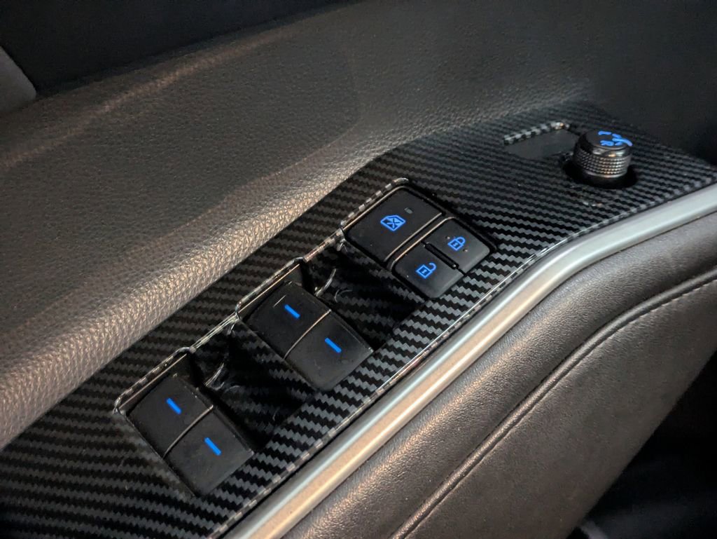 Used 2020 Toyota Highlander XLE image 26