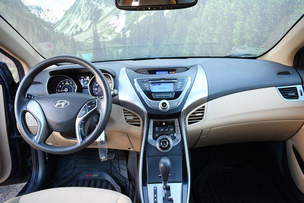 Used 2013 Hyundai Elantra GLS image 18