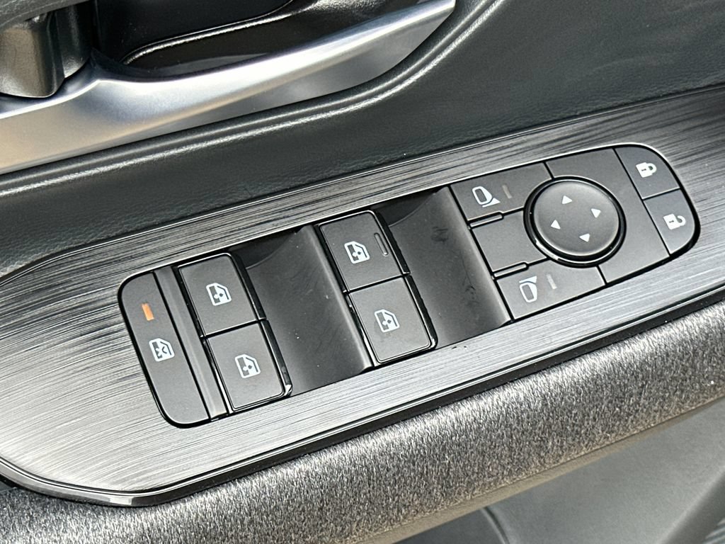 New 2026 Nissan Kicks SV w/ SV Premium Package AWD/4WD image 8